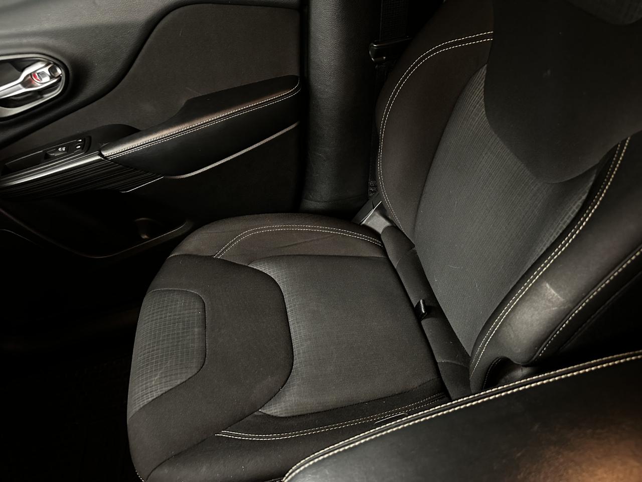 Jeep Cherokee FWD 4dr Altitude *Ltd Avail* 2016