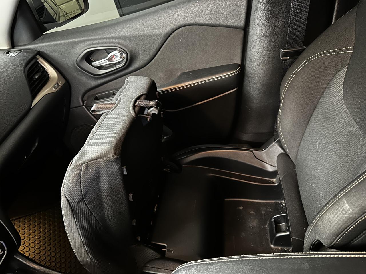 Jeep Cherokee FWD 4dr Altitude *Ltd Avail* 2016