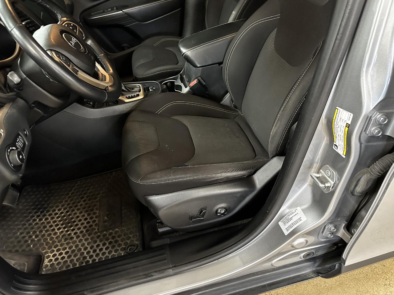 Jeep Cherokee FWD 4dr Altitude *Ltd Avail* 2016