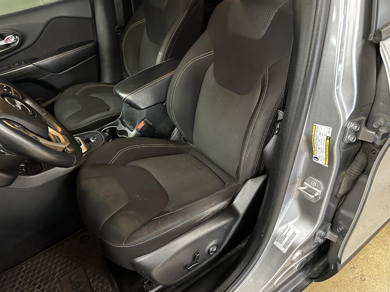 Jeep Cherokee FWD 4dr Altitude *Ltd Avail* 2016