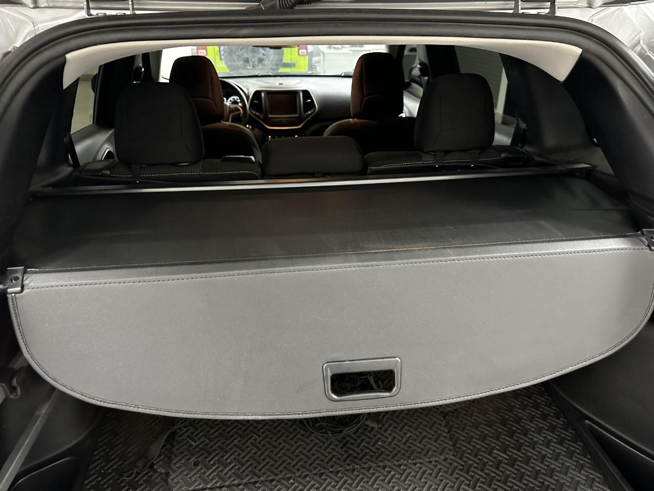 Jeep Cherokee FWD 4dr Altitude *Ltd Avail* 2016