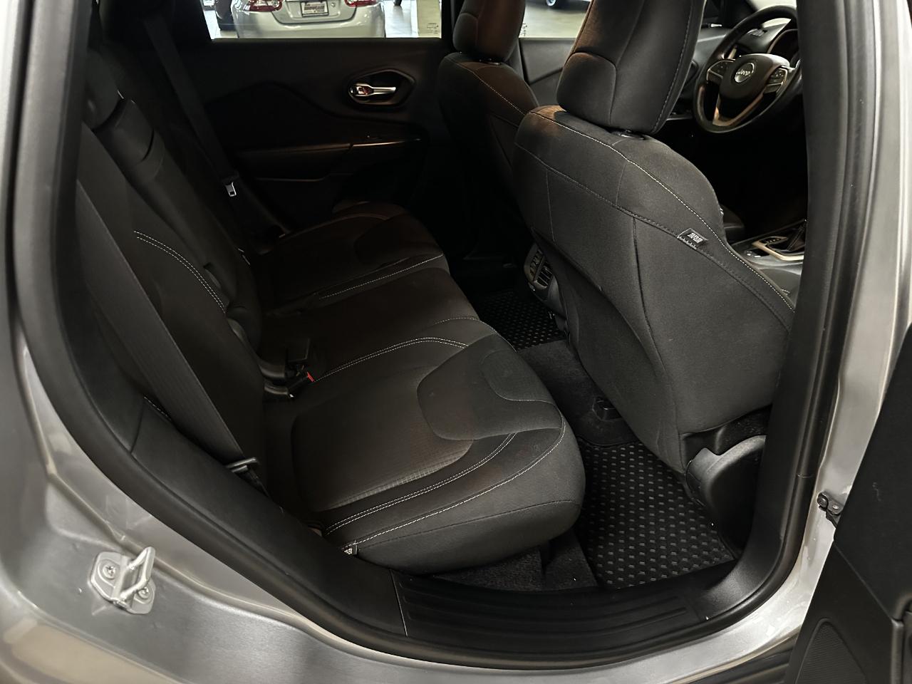 Jeep Cherokee FWD 4dr Altitude *Ltd Avail* 2016