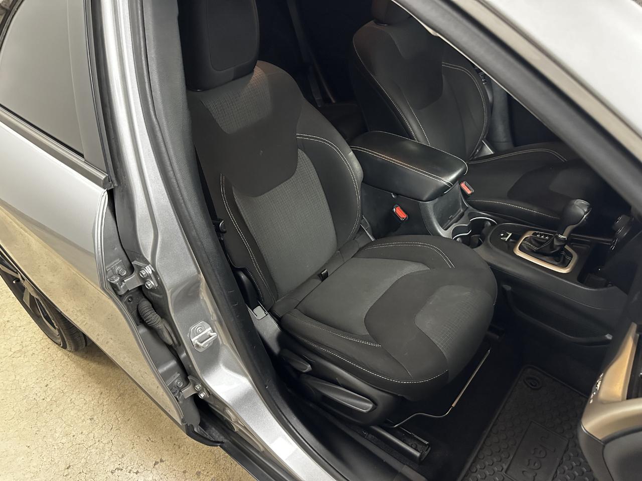 Jeep Cherokee FWD 4dr Altitude *Ltd Avail* 2016