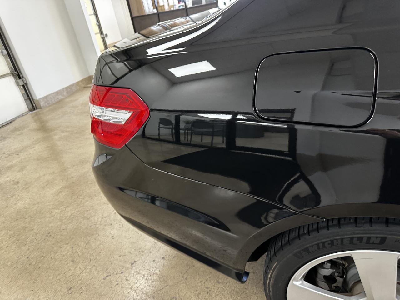 Mercedes-Benz E-Class 4dr Sdn E 350 Sport 4MATIC 2011