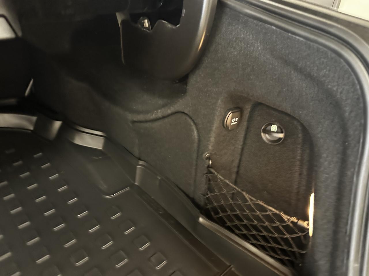 Mercedes-Benz E-Class 4dr Sdn E 350 Sport 4MATIC 2011