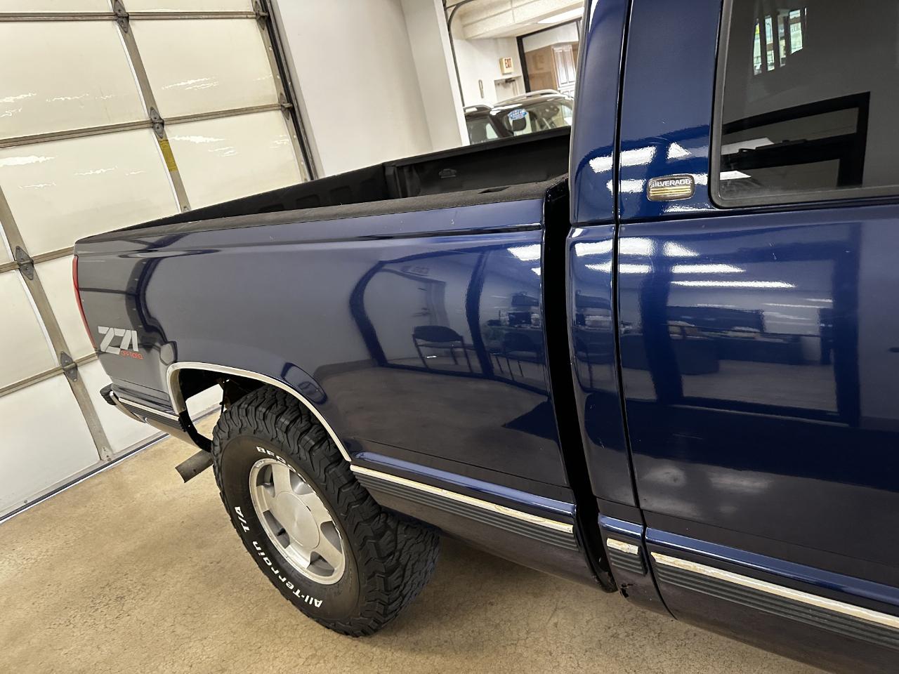 Chevrolet C/K 1500 Ext Cab 141.5" WB 4WD 1998