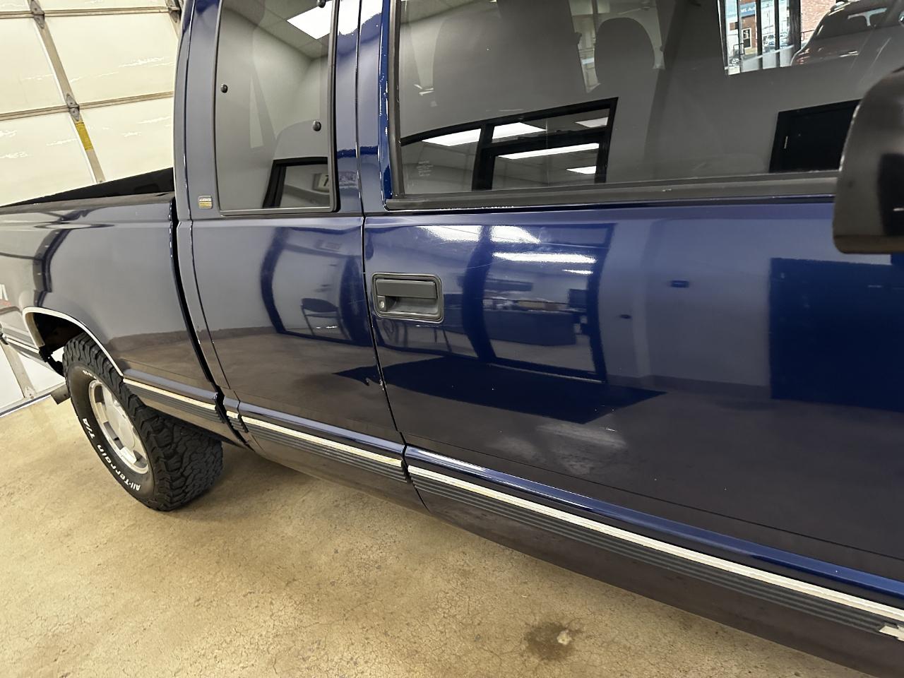 Chevrolet C/K 1500 Ext Cab 141.5" WB 4WD 1998