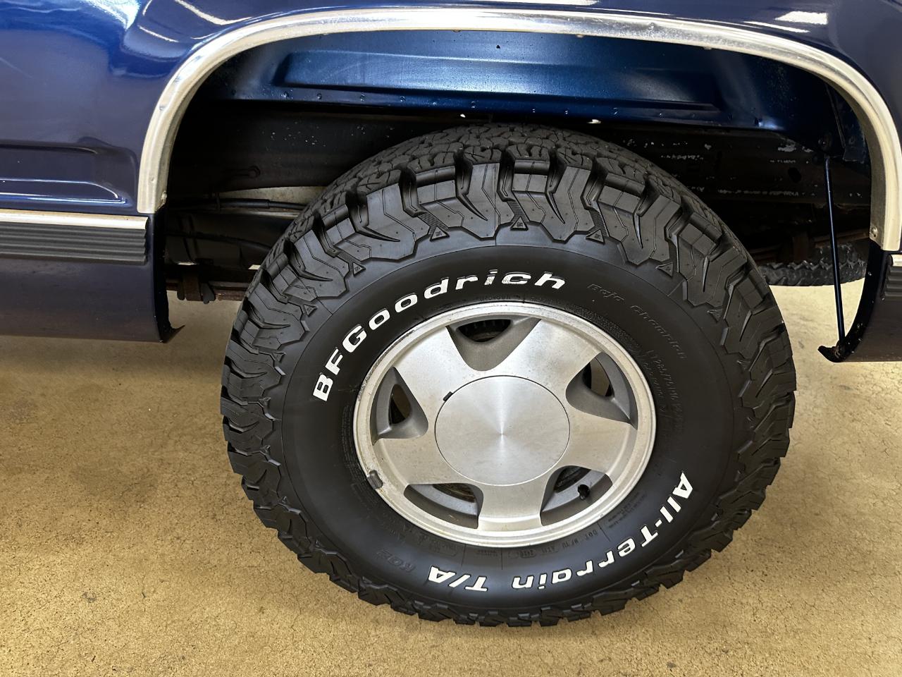 Chevrolet C/K 1500 Ext Cab 141.5" WB 4WD 1998