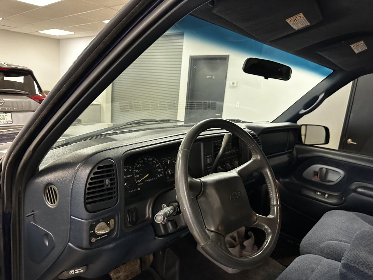 Chevrolet C/K 1500 Ext Cab 141.5" WB 4WD 1998