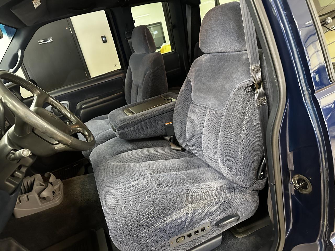 Chevrolet C/K 1500 Ext Cab 141.5" WB 4WD 1998