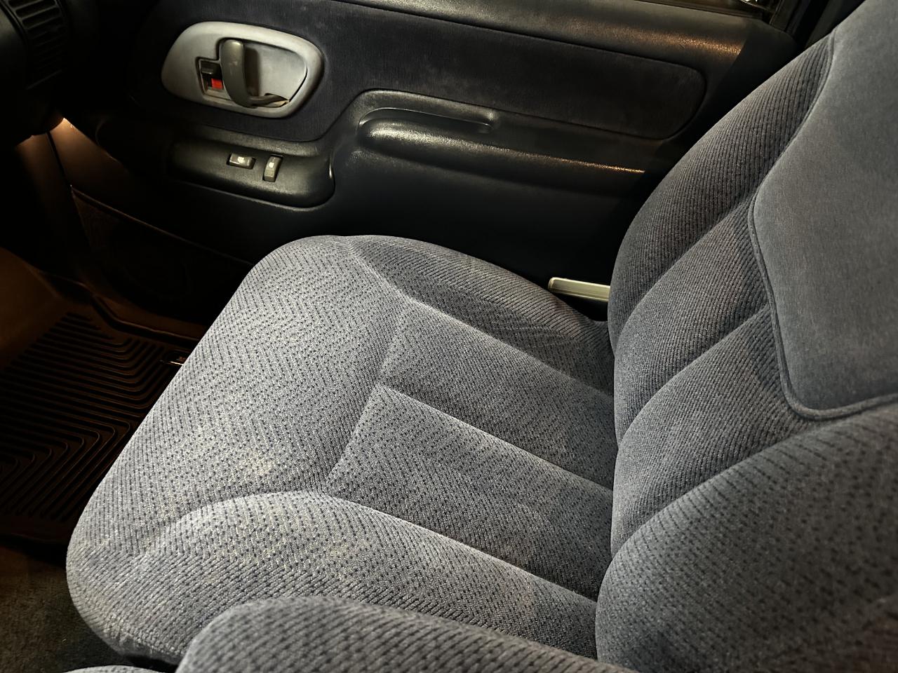 Chevrolet C/K 1500 Ext Cab 141.5" WB 4WD 1998