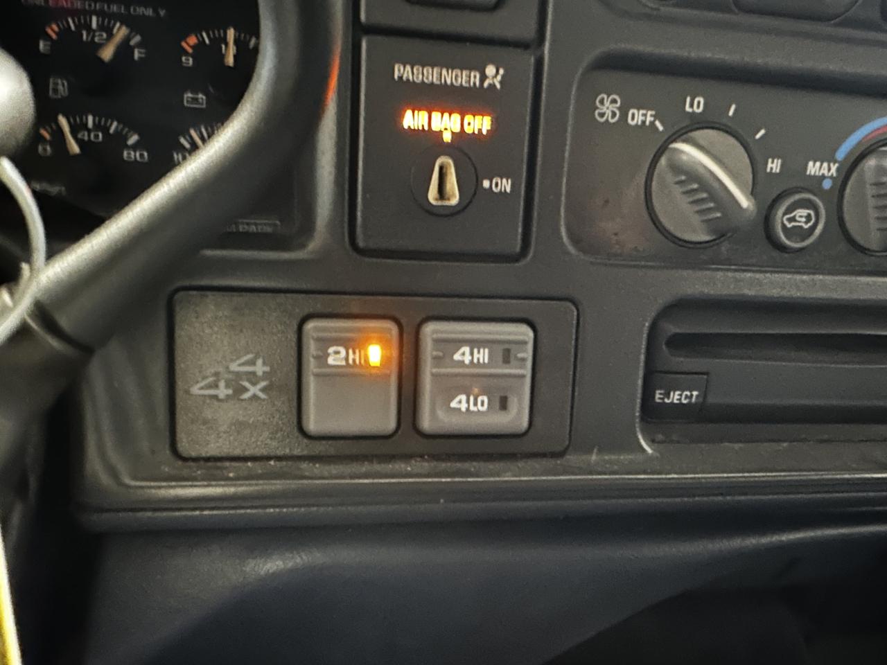 Chevrolet C/K 1500 Ext Cab 141.5" WB 4WD 1998