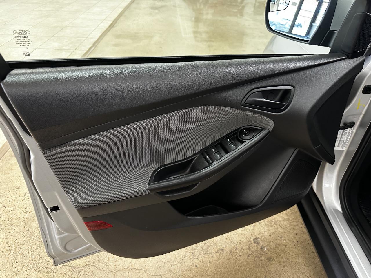 Ford Focus 5dr HB SE 2012