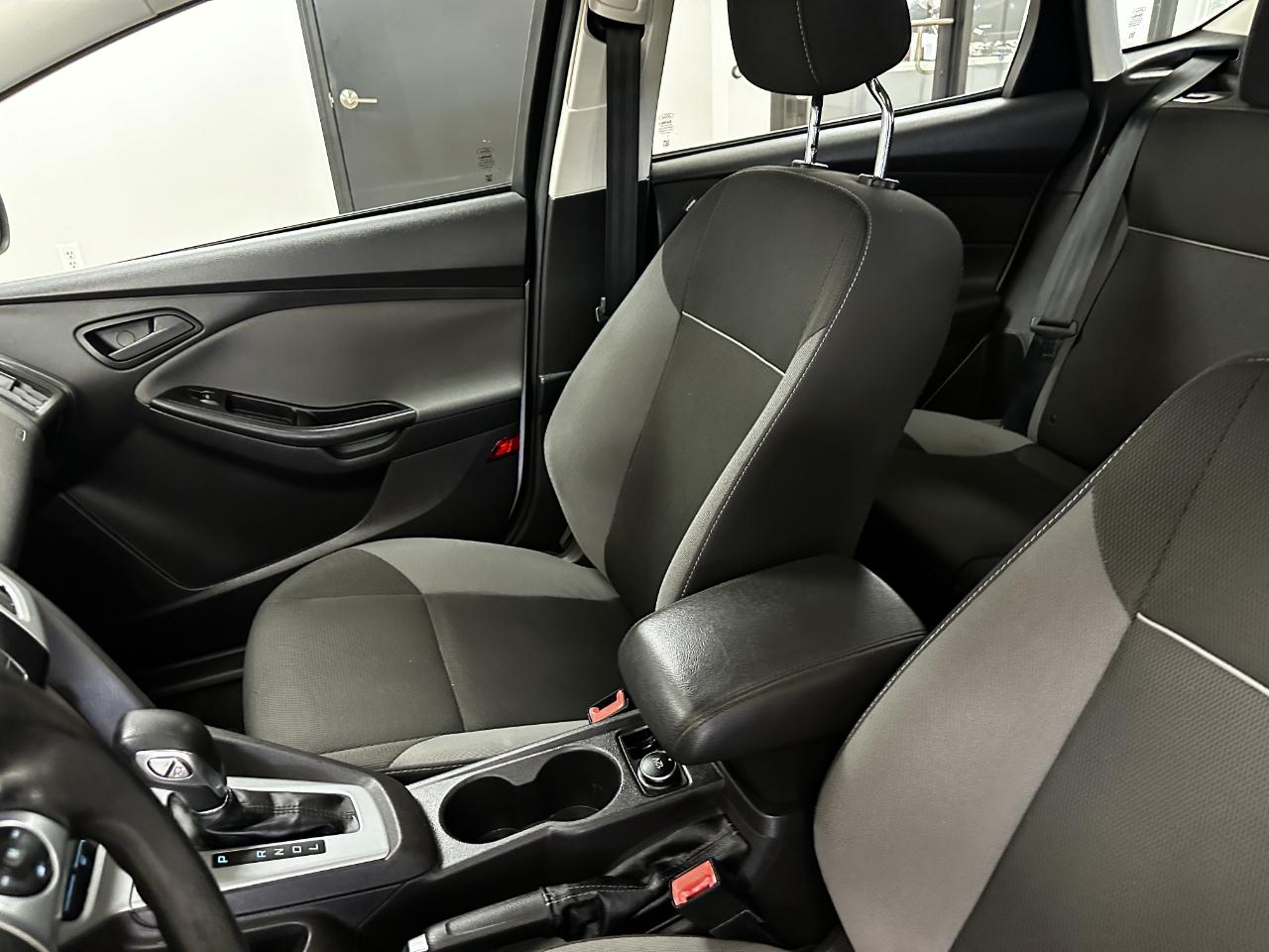 Ford Focus 5dr HB SE 2012