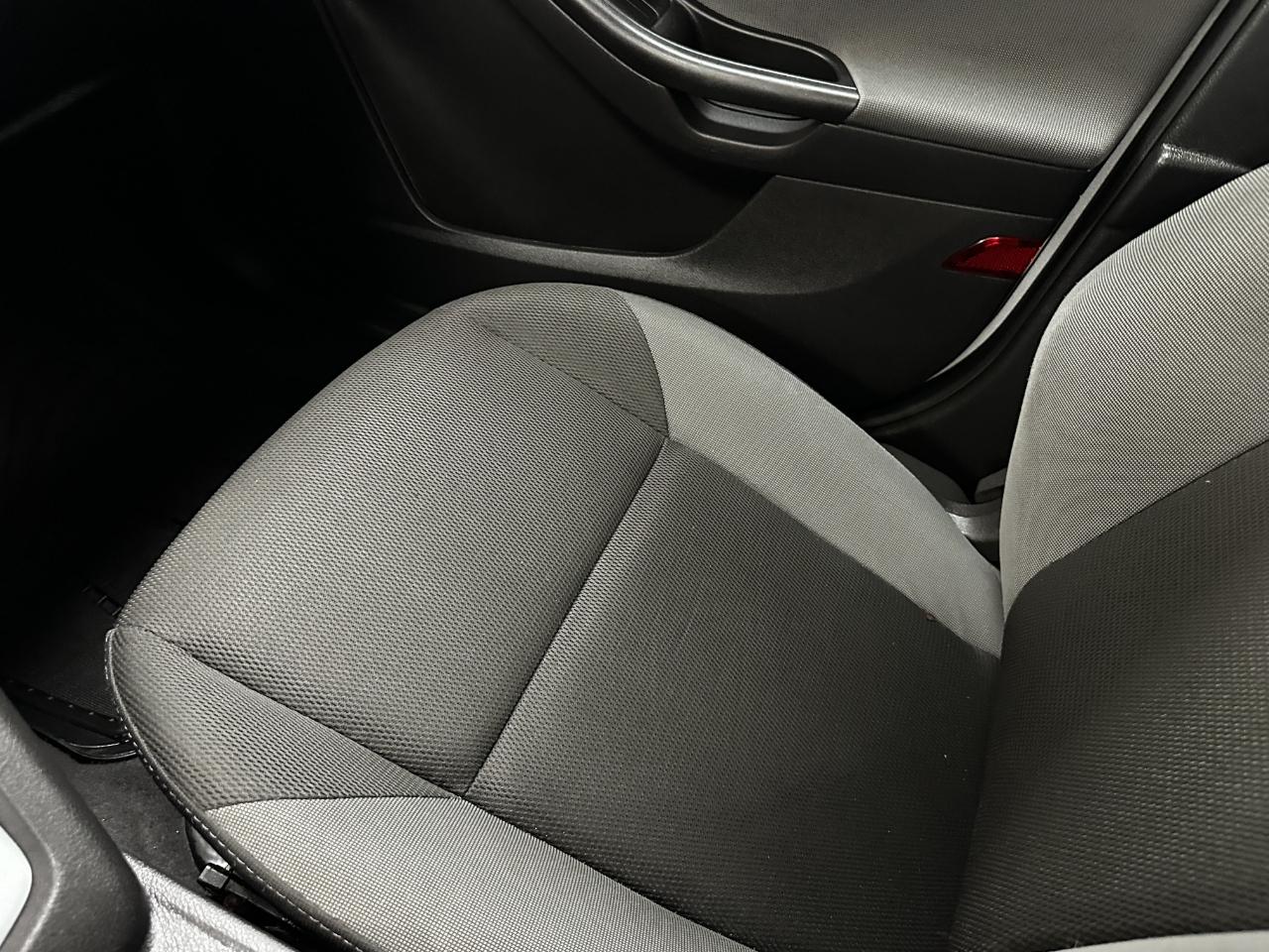 Ford Focus 5dr HB SE 2012