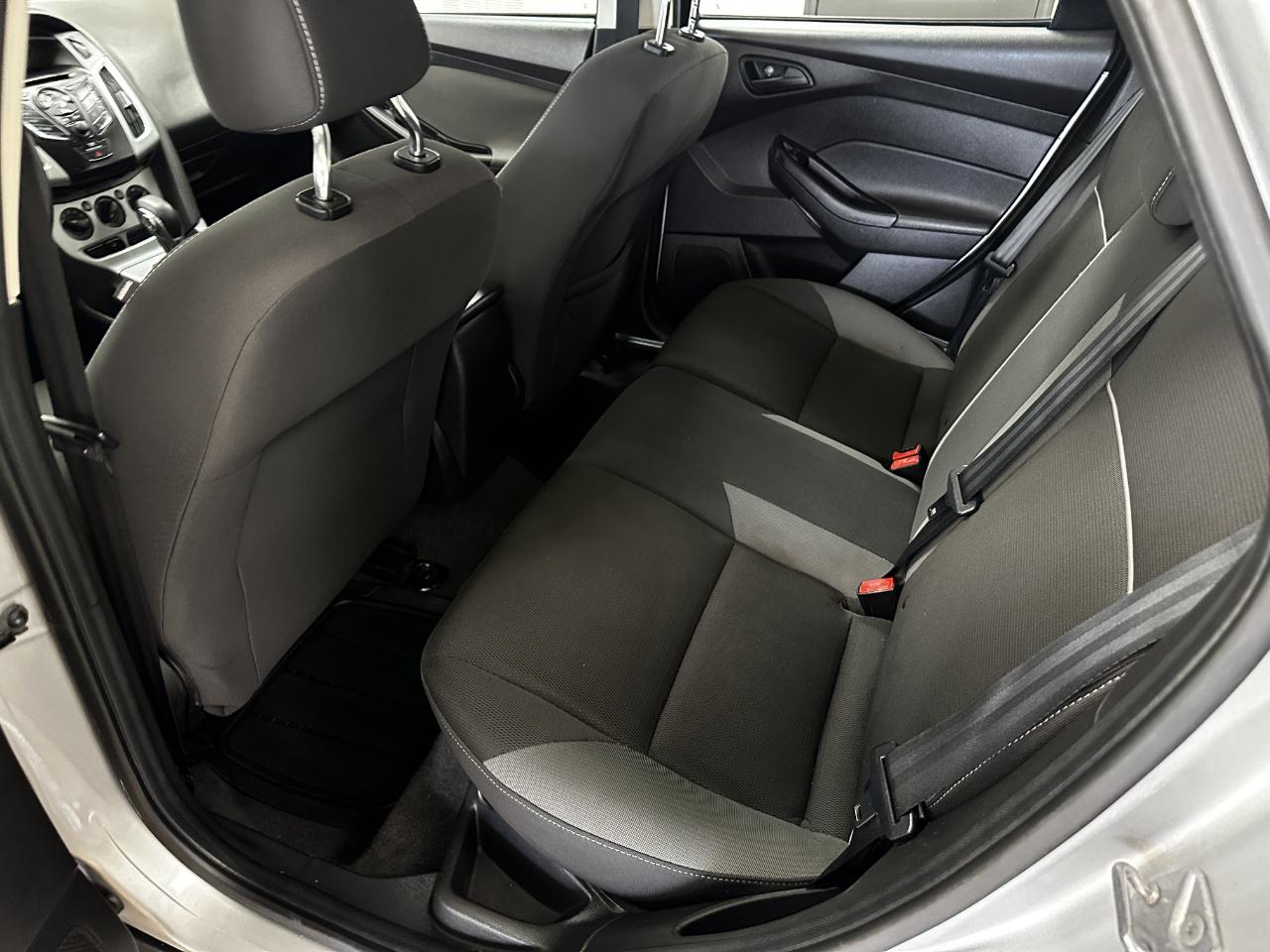 Ford Focus 5dr HB SE 2012