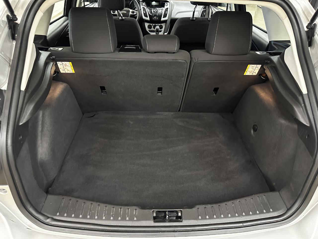 Ford Focus 5dr HB SE 2012