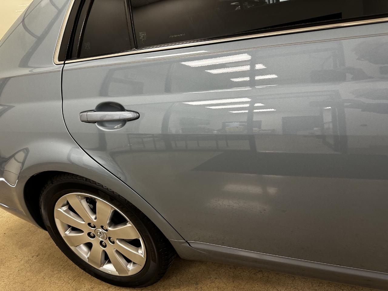 Toyota Avalon 4dr Sdn XLS (Natl) 2007