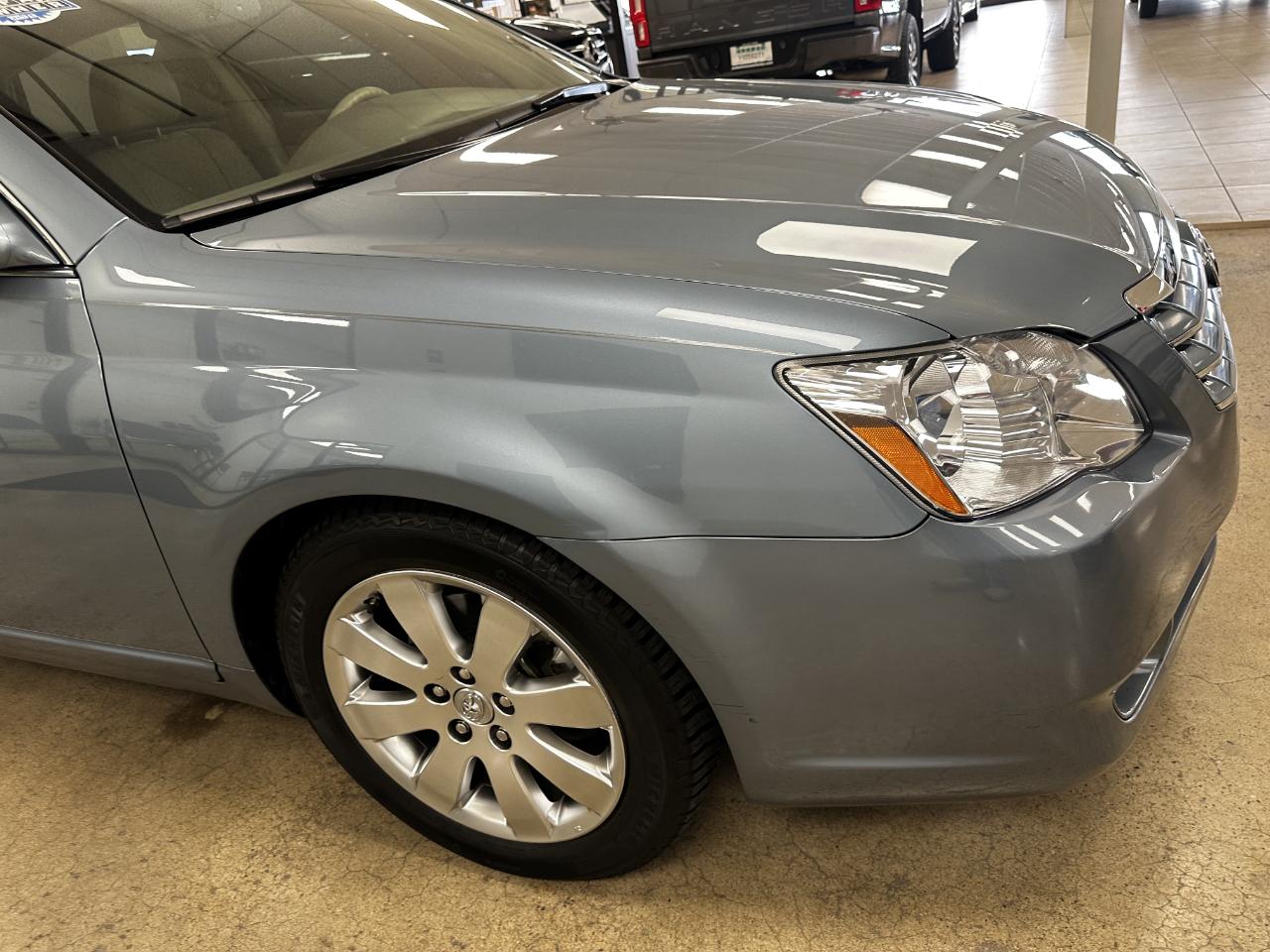Toyota Avalon 4dr Sdn XLS (Natl) 2007