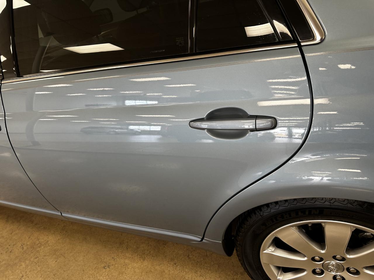 Toyota Avalon 4dr Sdn XLS (Natl) 2007