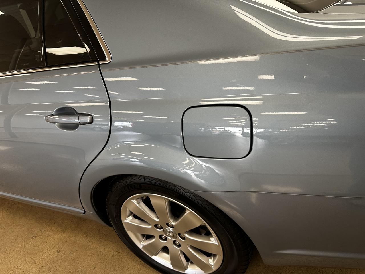 Toyota Avalon 4dr Sdn XLS (Natl) 2007