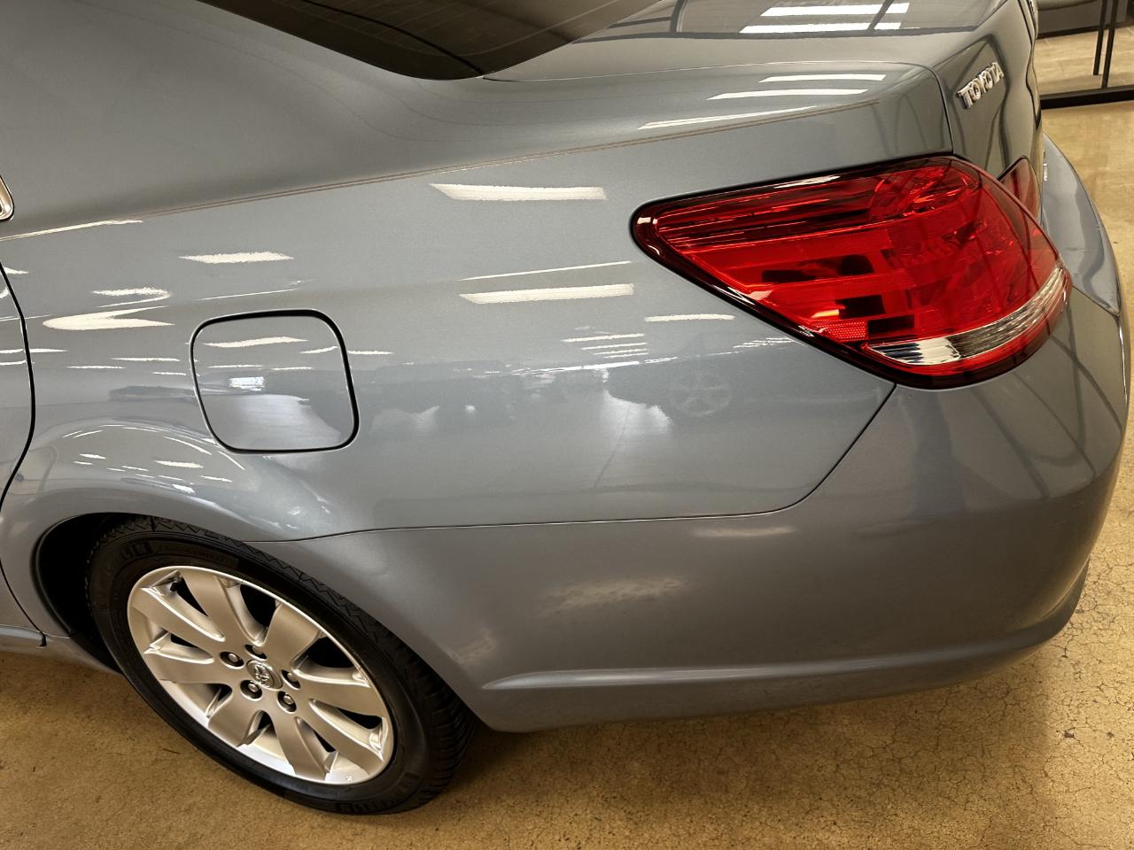 Toyota Avalon 4dr Sdn XLS (Natl) 2007