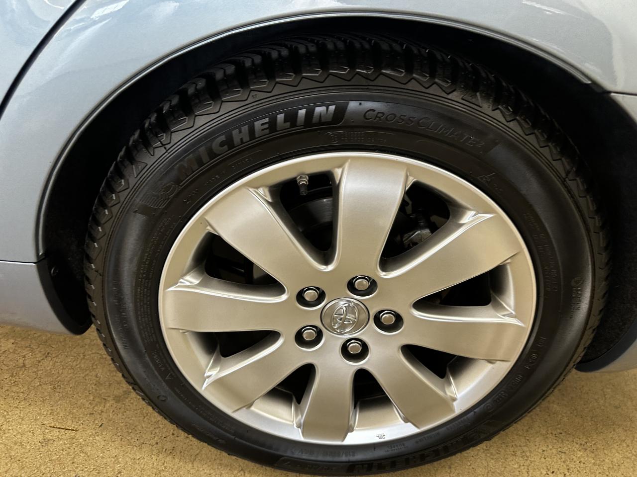 Toyota Avalon 4dr Sdn XLS (Natl) 2007