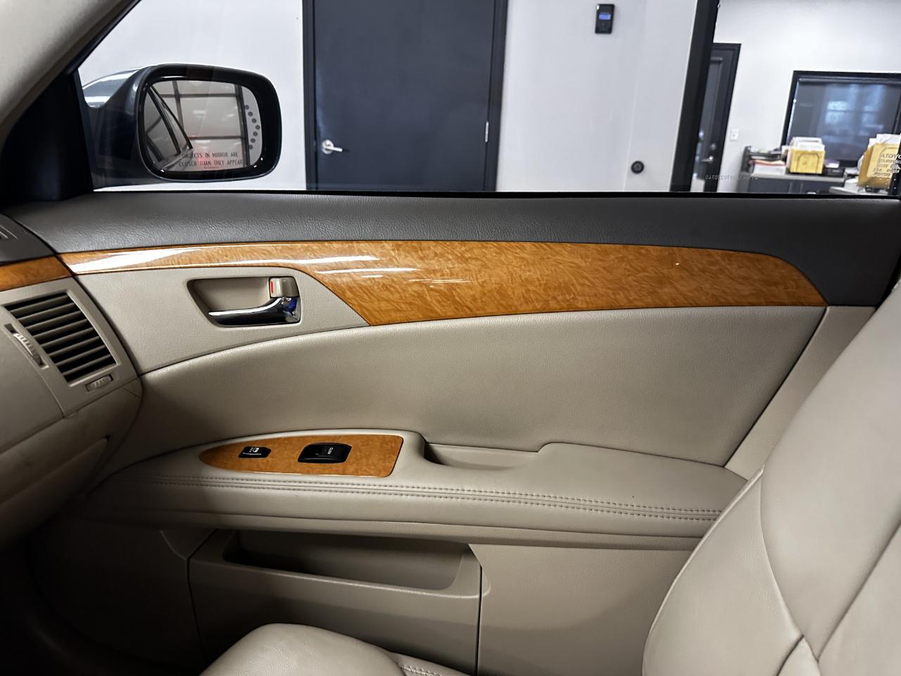 Toyota Avalon 4dr Sdn XLS (Natl) 2007