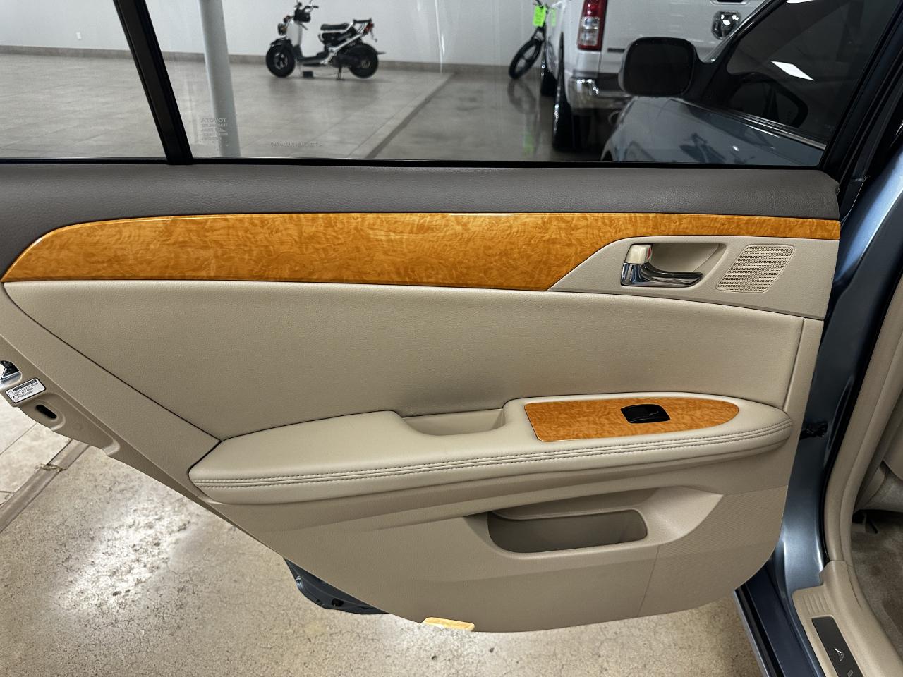 Toyota Avalon 4dr Sdn XLS (Natl) 2007