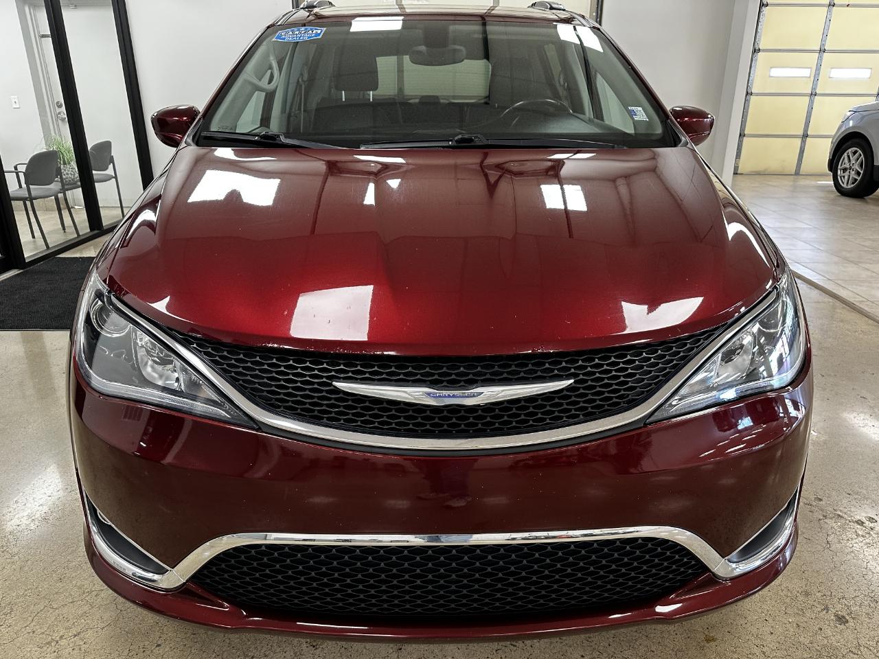 Chrysler Pacifica Touring L FWD 2018