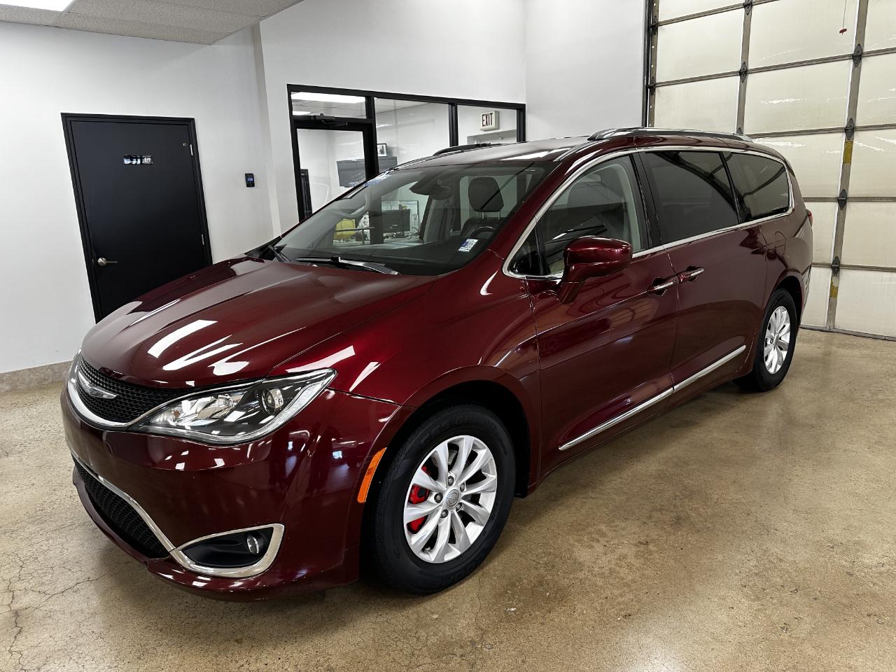 Chrysler Pacifica Touring L FWD 2018