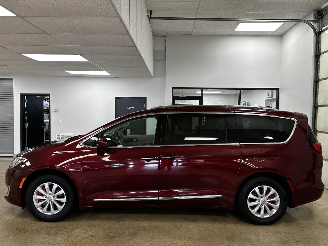 Chrysler Pacifica Touring L FWD 2018
