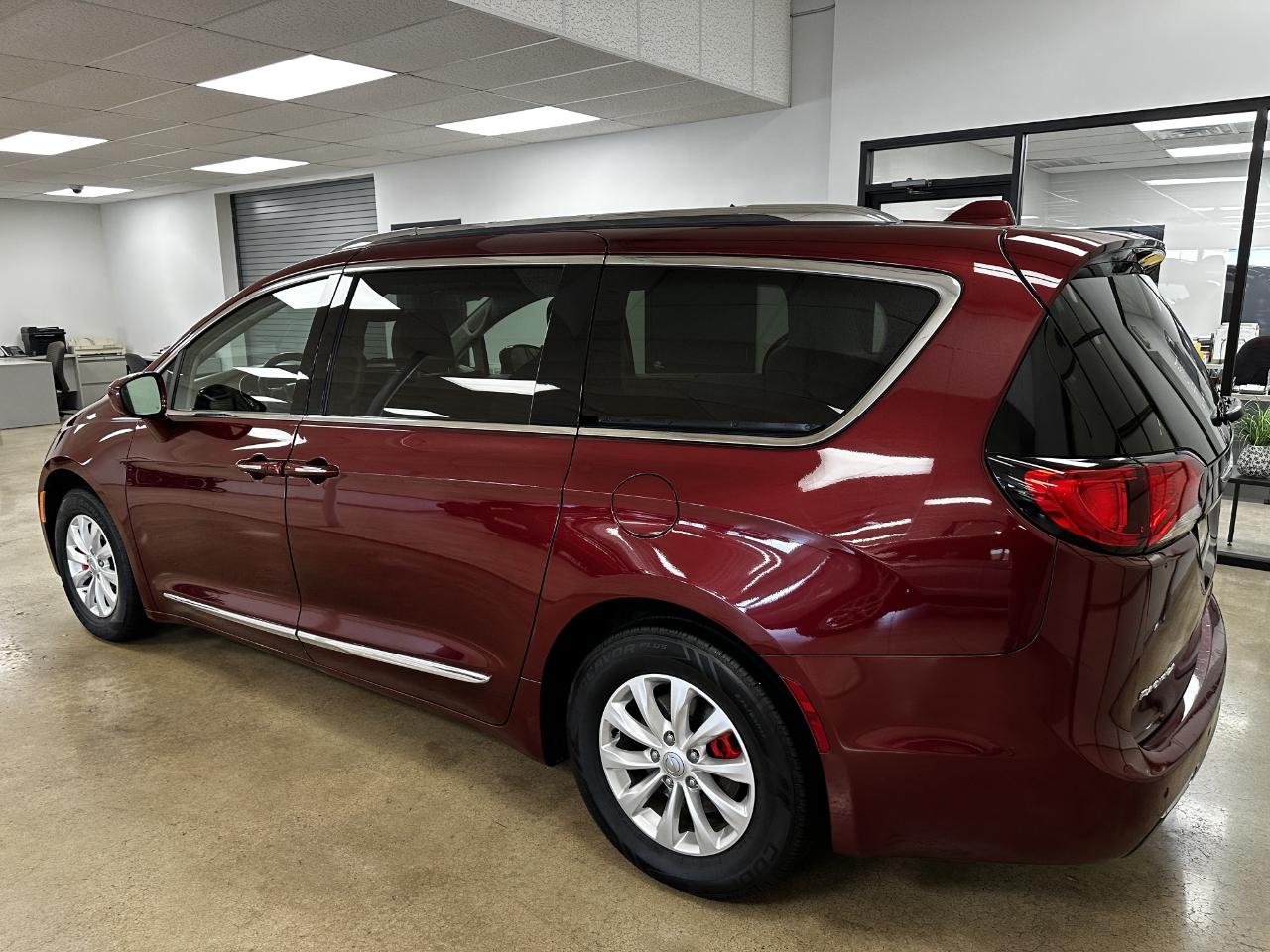 Chrysler Pacifica Touring L FWD 2018