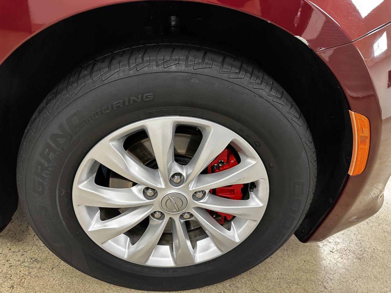 Chrysler Pacifica Touring L FWD 2018