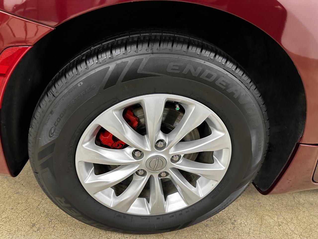 Chrysler Pacifica Touring L FWD 2018