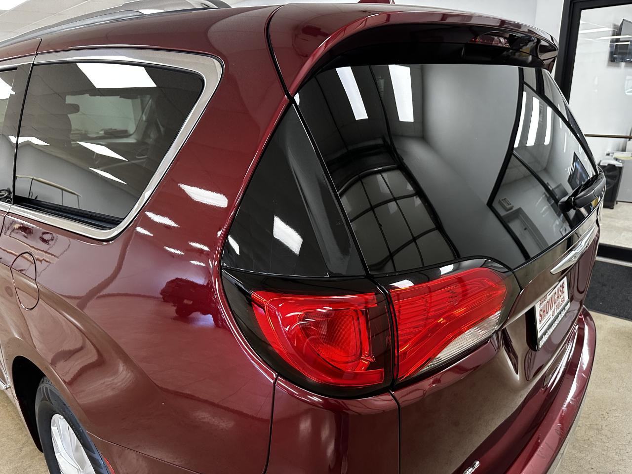 Chrysler Pacifica Touring L FWD 2018