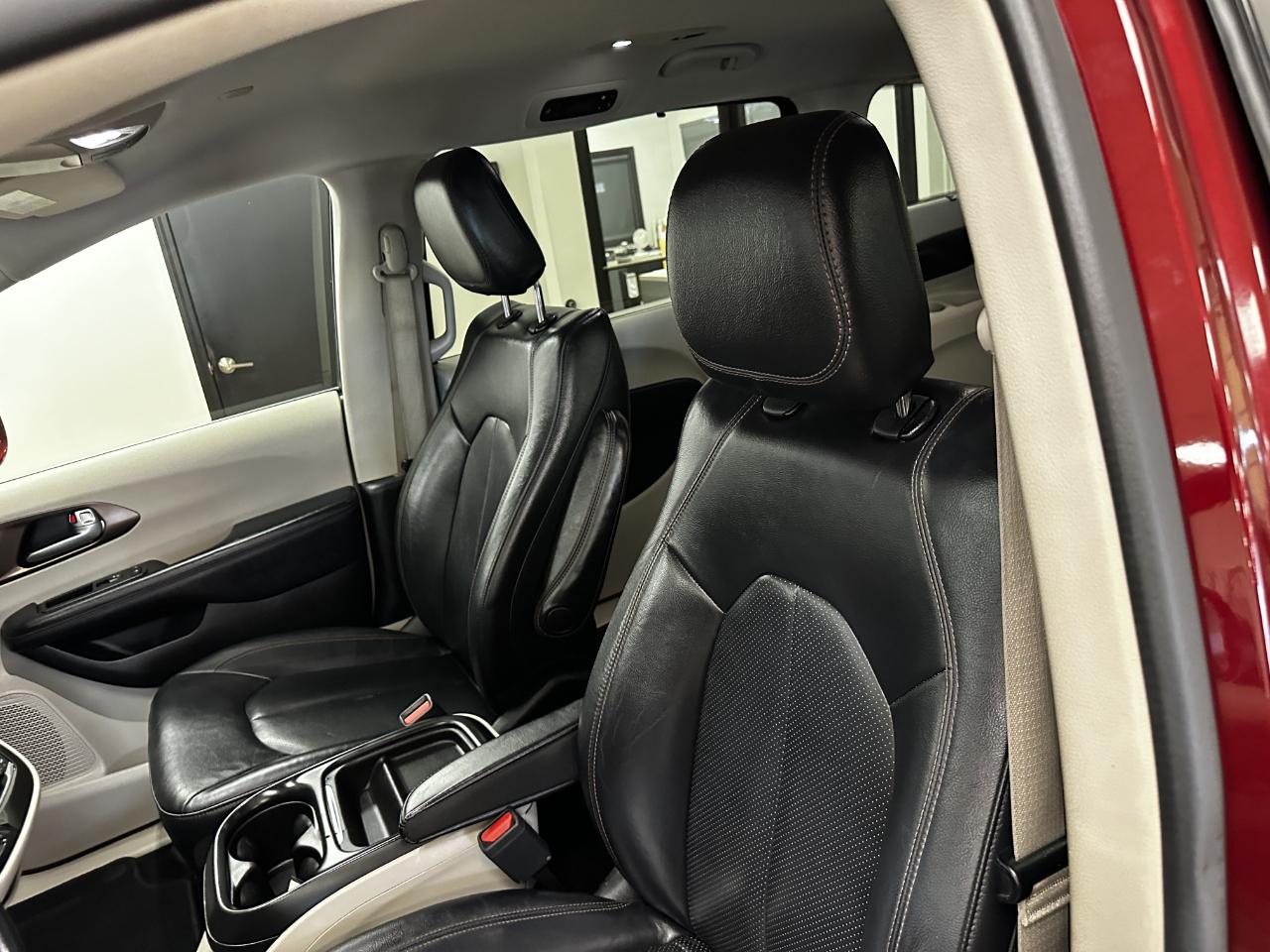 Chrysler Pacifica Touring L FWD 2018