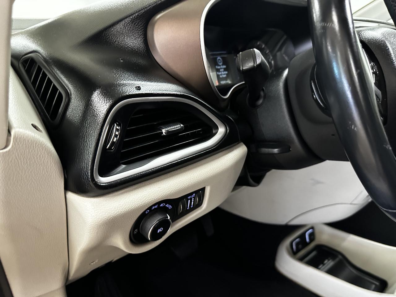 Chrysler Pacifica Touring L FWD 2018