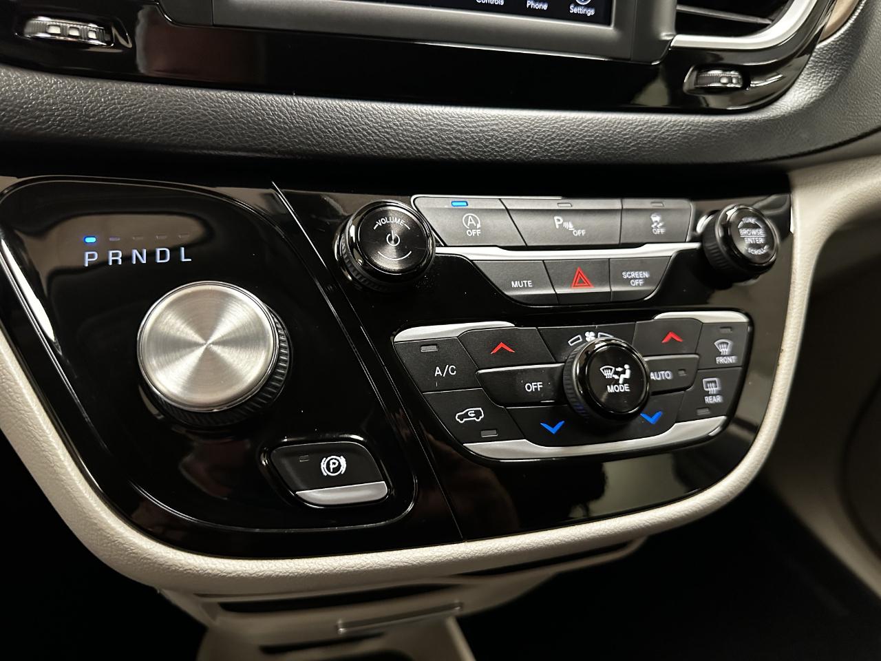 Chrysler Pacifica Touring L FWD 2018
