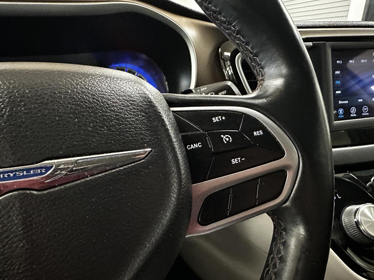 Chrysler Pacifica Touring L FWD 2018