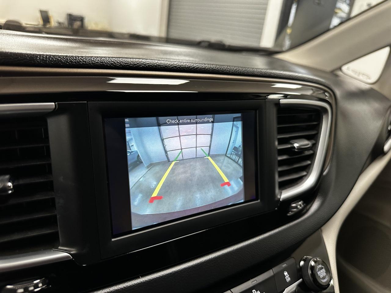 Chrysler Pacifica Touring L FWD 2018