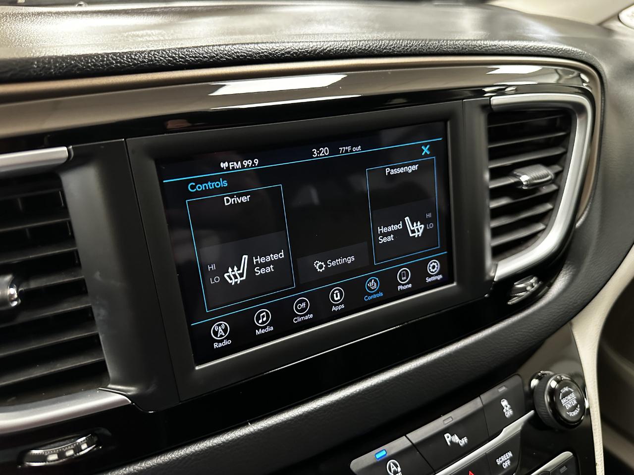 Chrysler Pacifica Touring L FWD 2018