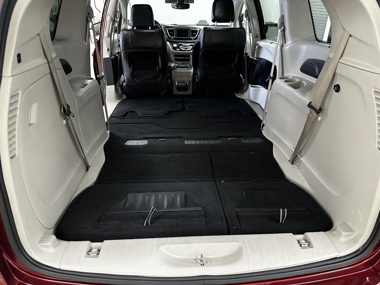 Chrysler Pacifica Touring L FWD 2018