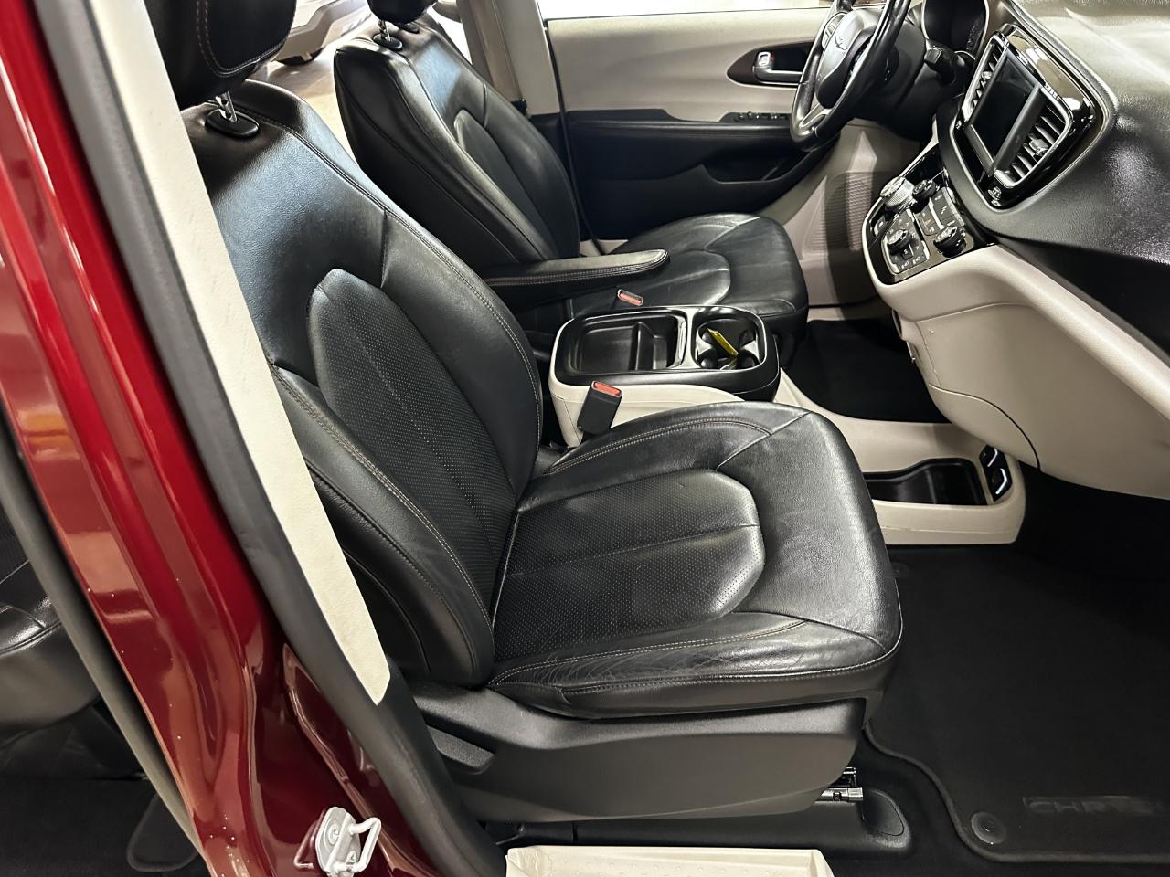 Chrysler Pacifica Touring L FWD 2018