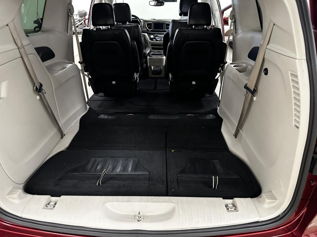 Chrysler Pacifica Touring L FWD 2018
