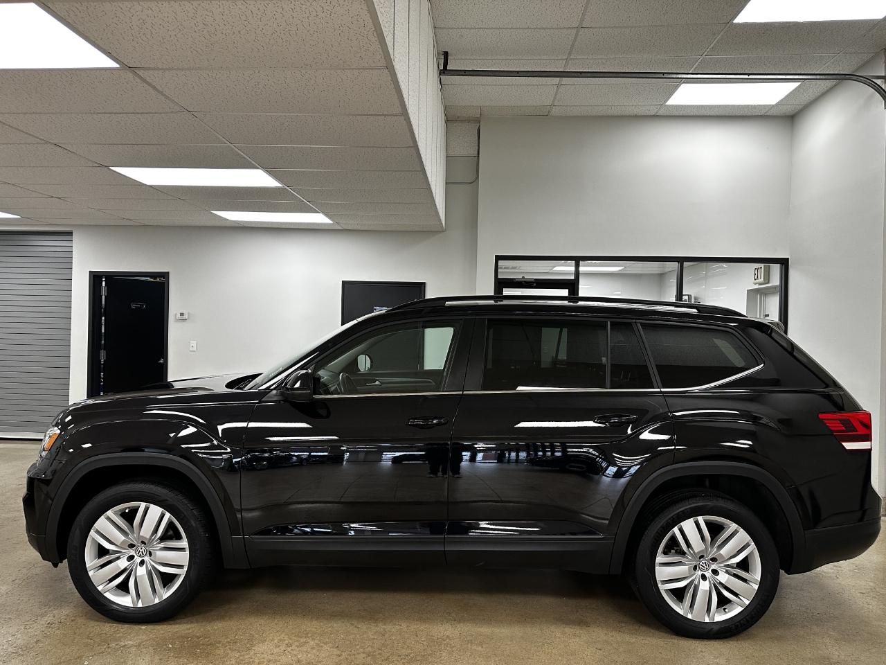 Volkswagen Atlas 2.0T SE w/Technology FWD 2020