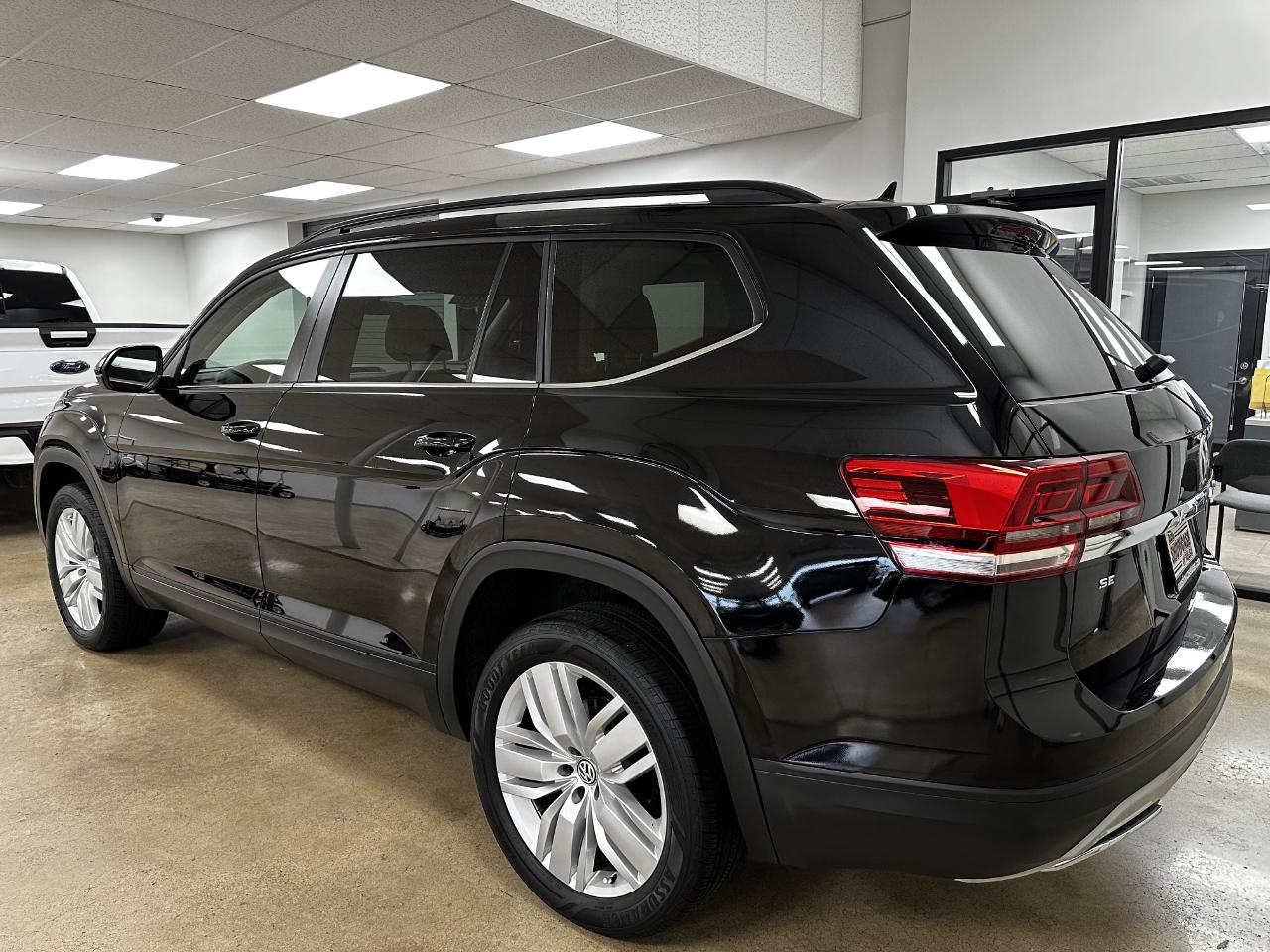 Volkswagen Atlas 2.0T SE w/Technology FWD 2020