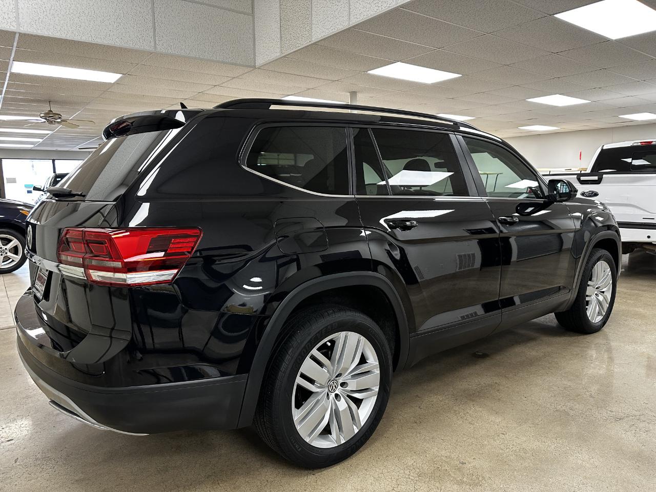 Volkswagen Atlas 2.0T SE w/Technology FWD 2020