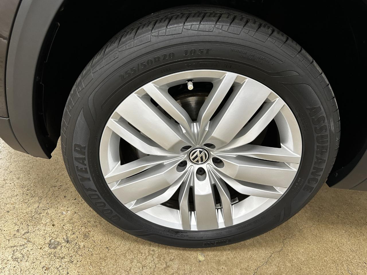 Volkswagen Atlas 2.0T SE w/Technology FWD 2020