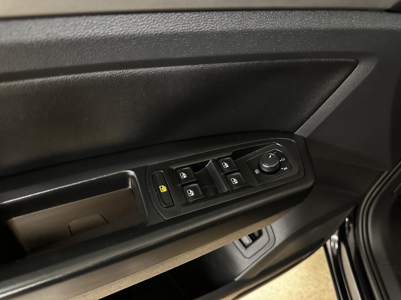 Volkswagen Atlas 2.0T SE w/Technology FWD 2020